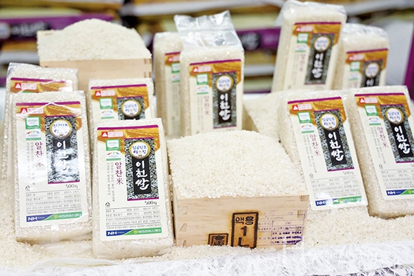 이 회장은 국내 쌀 소비가 늘어야 한다고 말한다.