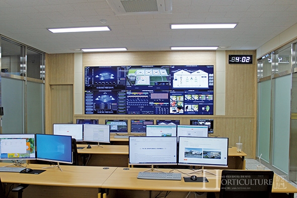 전남 고흥 스파트팜 혁신밸리 지원센터 1층에 마련된 빅데이터센터.